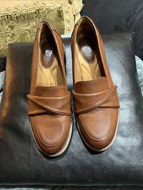 EUROSOFT - WOMEN BROWN CASUAL SLIP - ON LOAFERS ((SZ. 8)